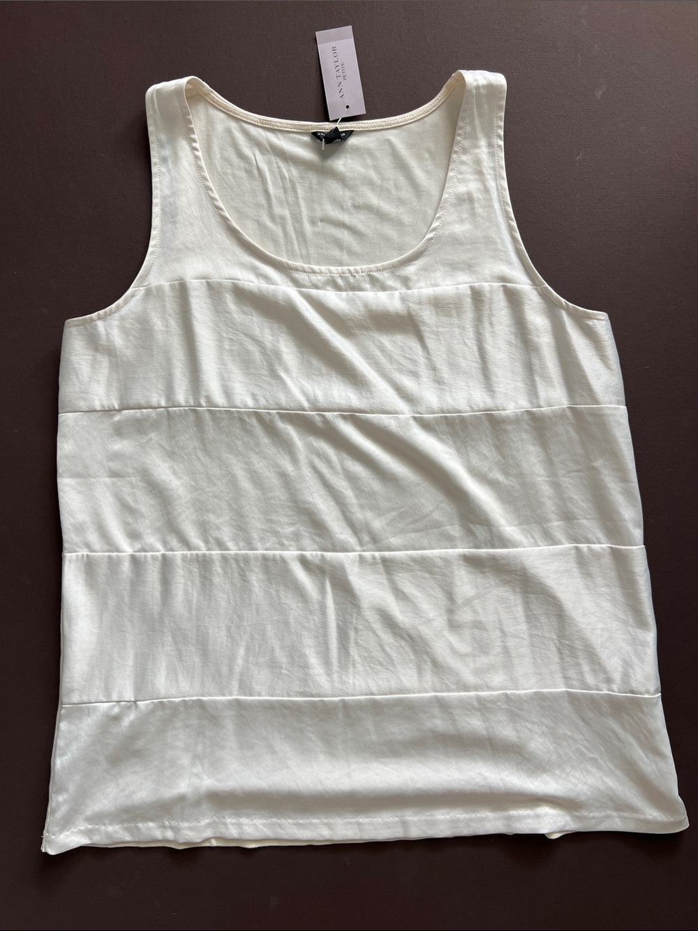 Ann Taylor Cream Sleeveless Tank Top **NWT but small flaw**